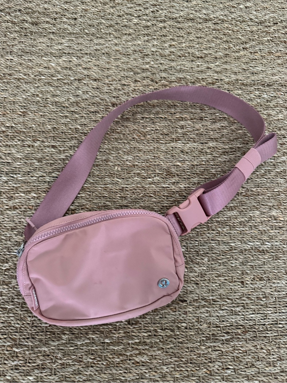 Lululemon Everywhere Belt Bag in Pink